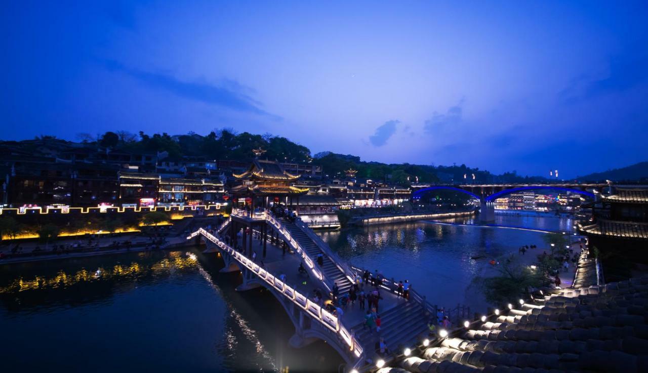 Fenghuang Slowly Time Inn Εξωτερικό φωτογραφία