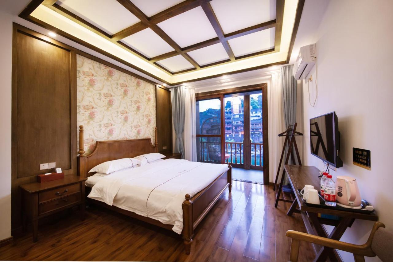 Fenghuang Slowly Time Inn Εξωτερικό φωτογραφία